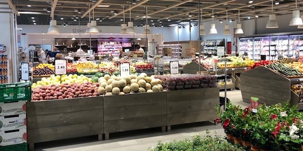 Localismo, sfuso e servizio per il nuovo U2 Supermercato