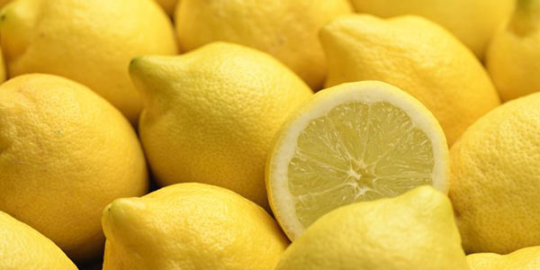 Succo di limone bio al posto dell’acido citrico