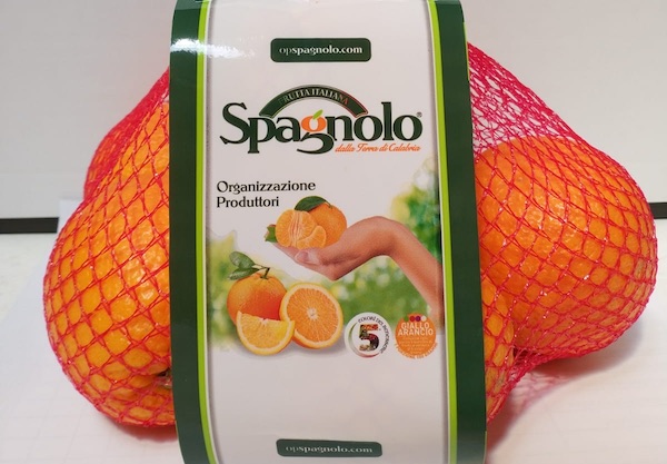 Arance e kiwi calabresi per abbracciare Bergamo