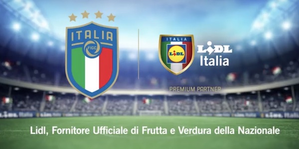 Ortofrutta Lidl alla nazionale di calcio, si scatena il dibattito