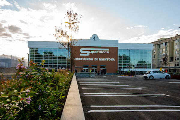 Esselunga debutta a Mantova, ortofrutta in «pole position»