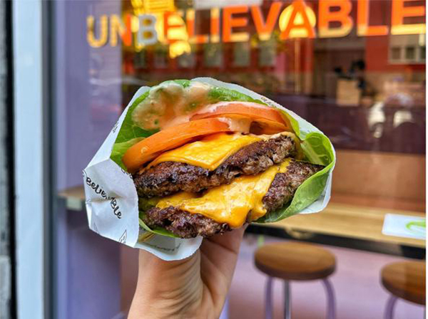 Hamburger, l'insalata sostituisce il pane