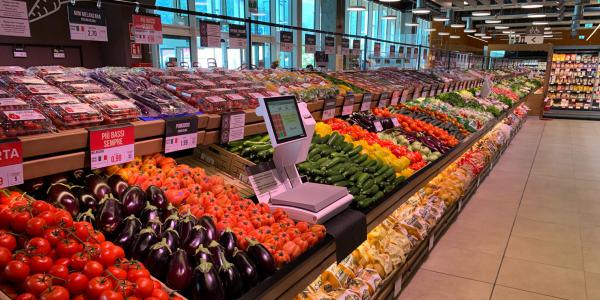 Iperal, ortofrutta in vetrina nel nuovo iperstore