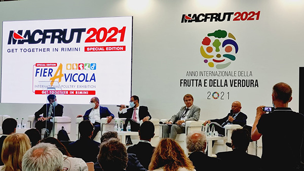 L'europarlamentare Paolo De Castro in visita da Agrocepi