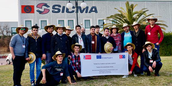 Macchine agricole: Sicma Spa, porte aperte agli studenti